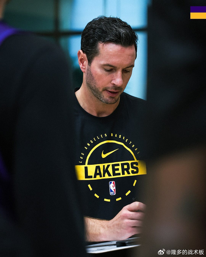 关于洛杉矶湖人发布备战花絮；关键时刻队长鼓劲；中超任务艰巨；训练强度明显提升的信息