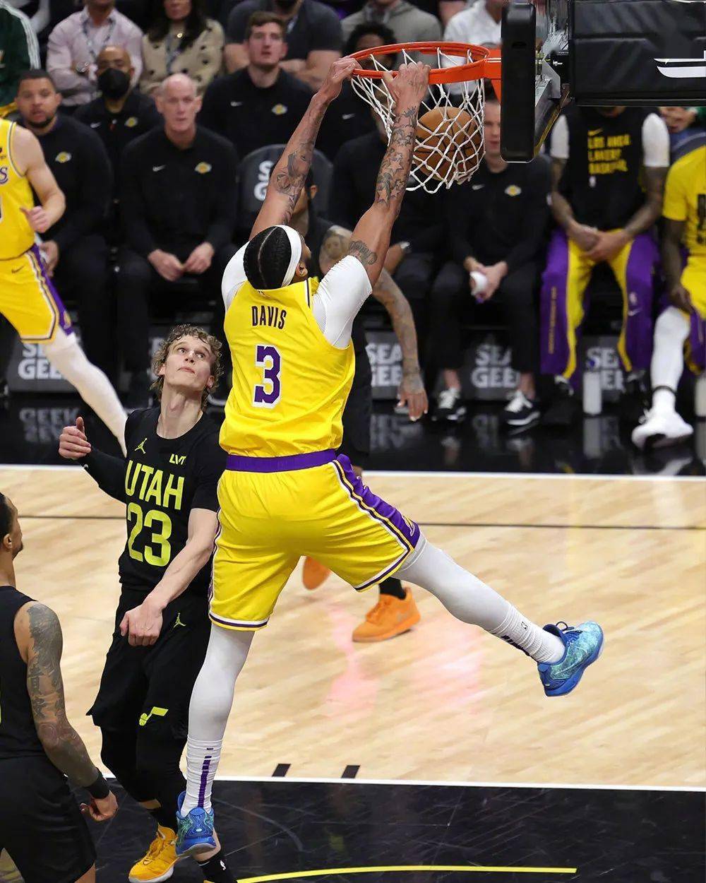 浓眉哥迎来七赛季高光表现，老鹰球迷沸腾！的简单介绍